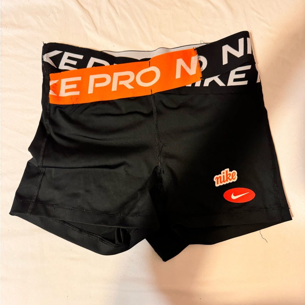 Small Nike pro shorts